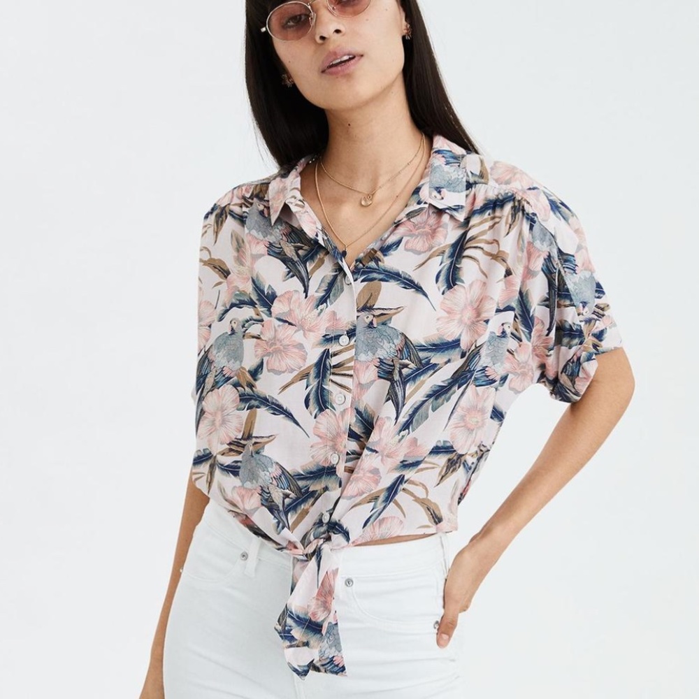 American Eagle Hawaiian Button-Down Tie-Front Top